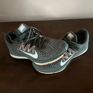 Women’s Nike Air Winflo 5